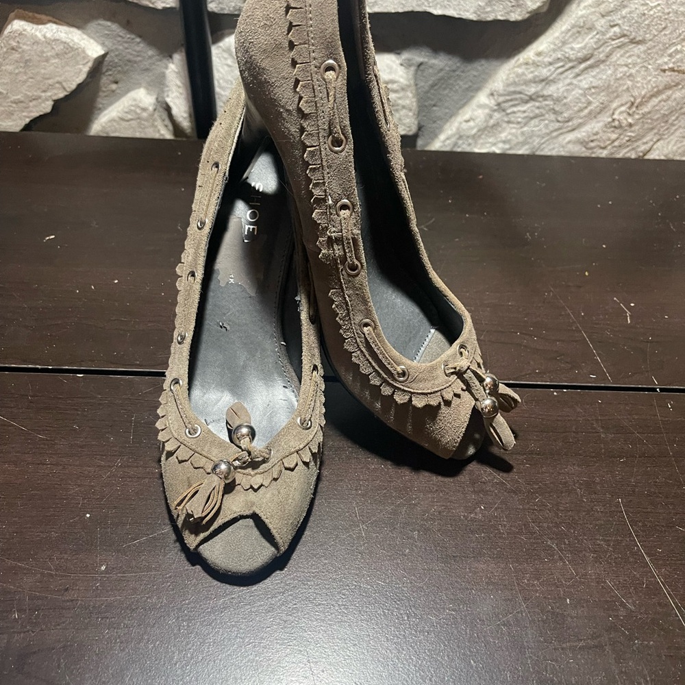 Chic Tan Peep-Toe Flats